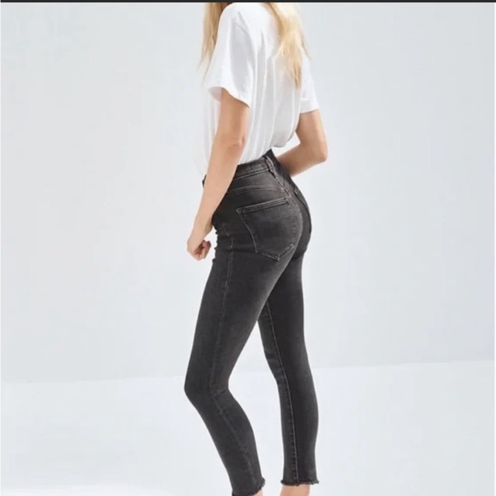 Denim forum Lola high rise skinny crop